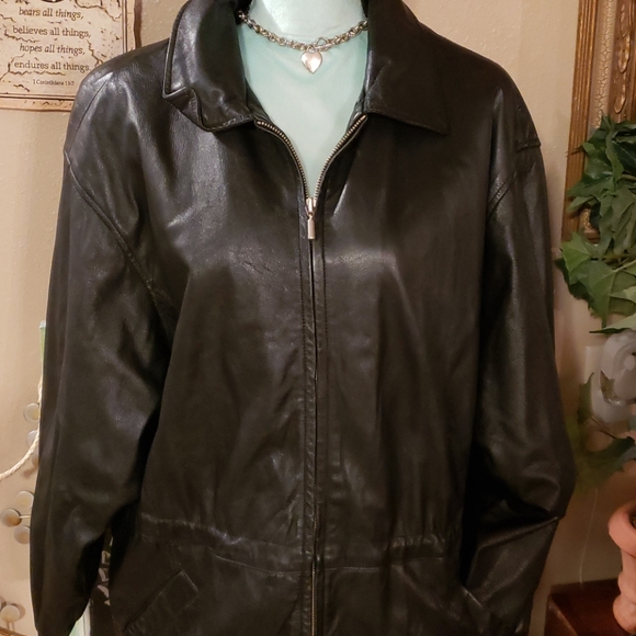 Wilsons Black Leather Jacket Size Large - Picture 2 of 6